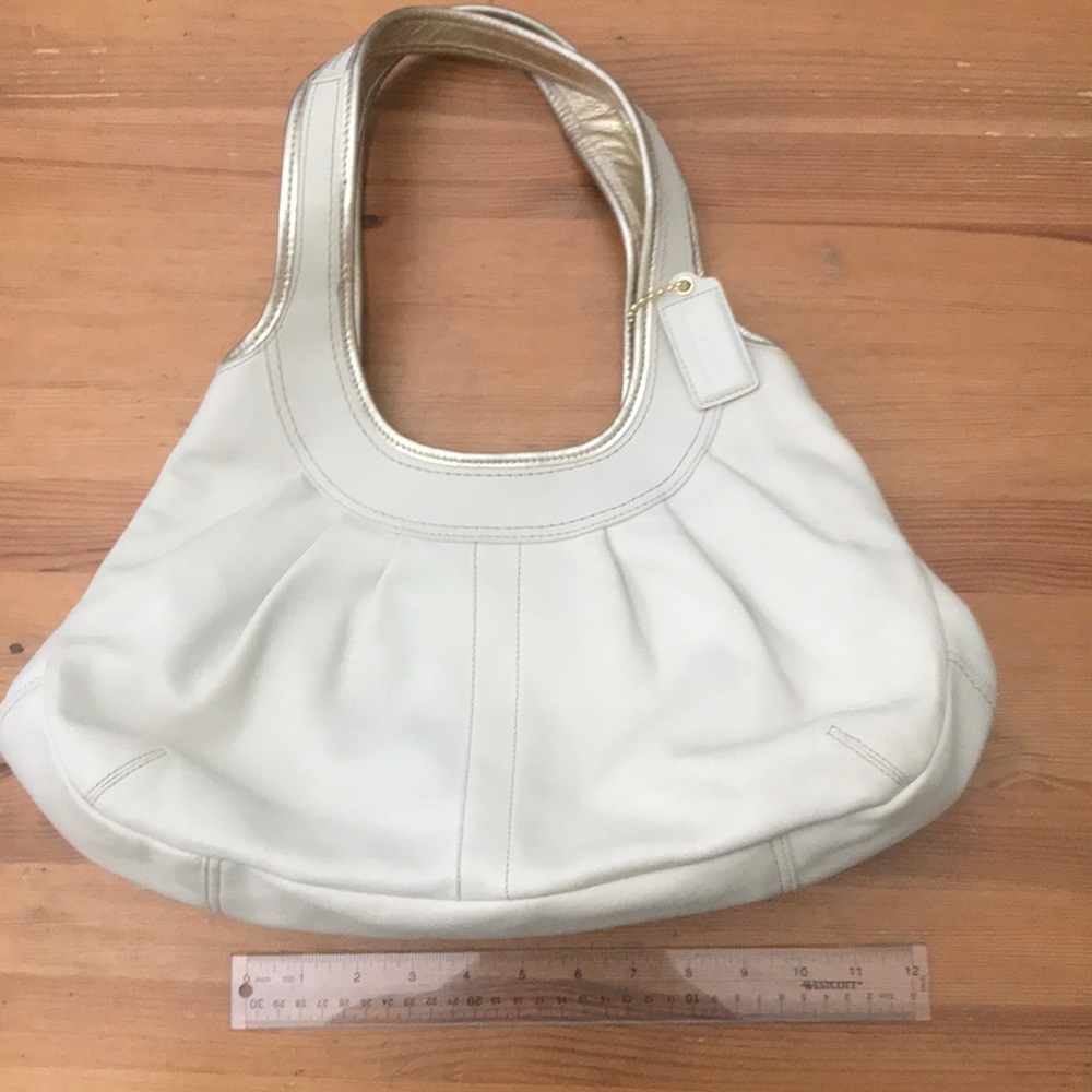 Coach cream leather shoulder bag
